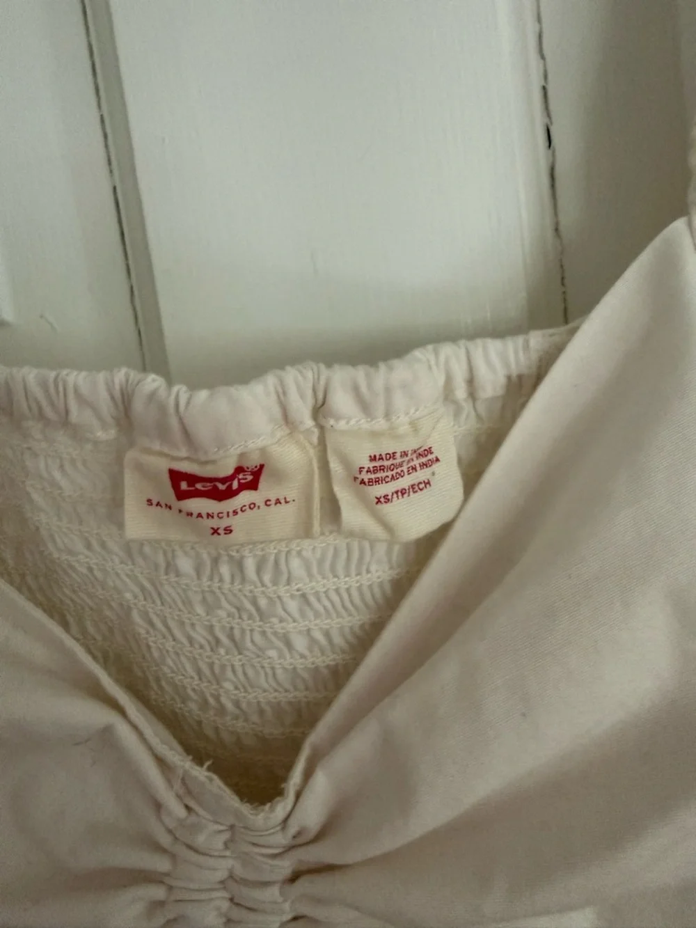 Levi's Cream Ruched Front Top - Picture 3 of 3